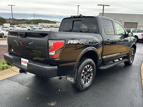 Used 2024 Nissan Titan PRO-4X w/ Pro-4x Convenience Package image 5