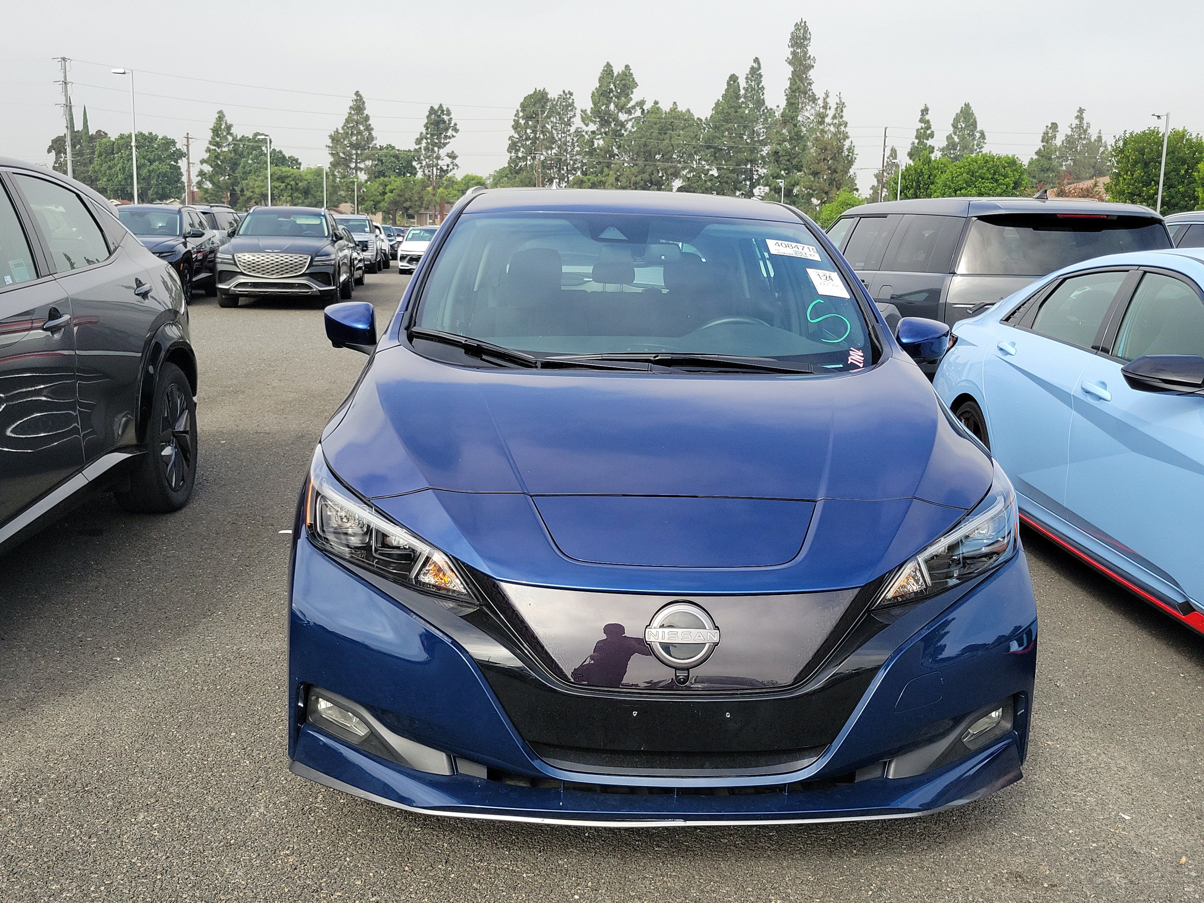 Used 2025 Nissan Leaf SV Plus FWD image 2
