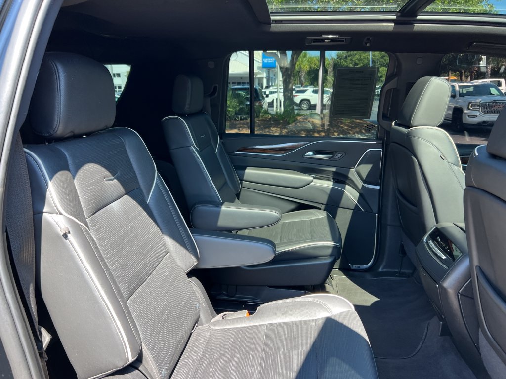 Used 2022 Cadillac Escalade ESV Premium Luxury RWD image 23