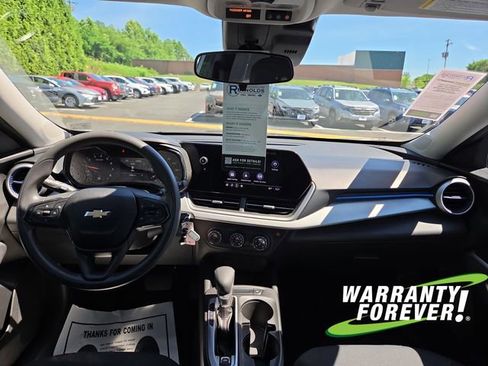 Used 2024 Chevrolet Trax LS FWD image 10