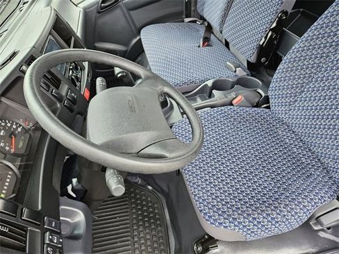 Used 2024 Chevrolet Low Cab Forward image 12