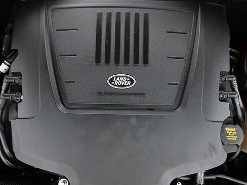 Used 2019 Land Rover Range Rover Velar R-Dynamic HSE image 26