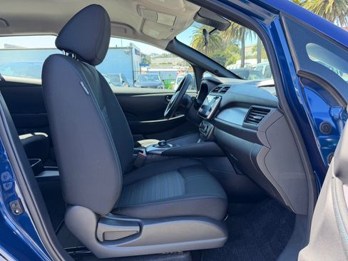 Used 2025 Nissan Leaf S FWD image 36