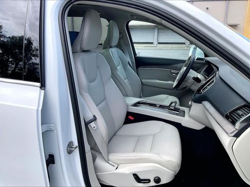 Used 2023 Volvo XC90 B6 Plus w/ Protection Package Premier AWD/4WD image 10