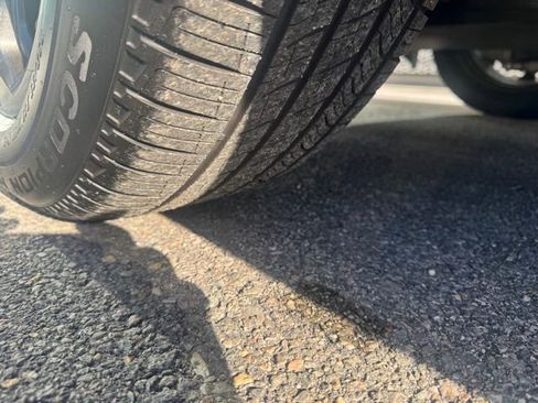 Certified 2025 Audi Q5 Premium image 9