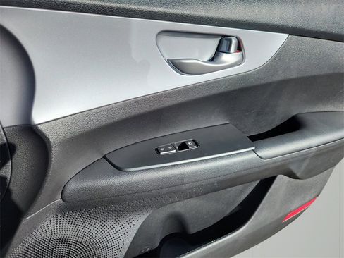 Used 2023 Kia Forte LXS image 15