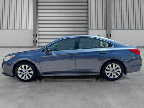Used 2017 Subaru Legacy 2.5i Premium AWD/4WD image 2