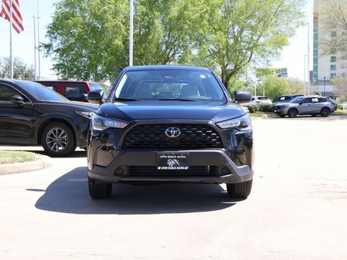 Used 2025 Toyota Corolla Cross L image 6