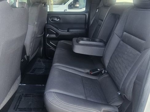 Used 2023 Nissan Frontier SV w/ Midnight Edition Package image 13