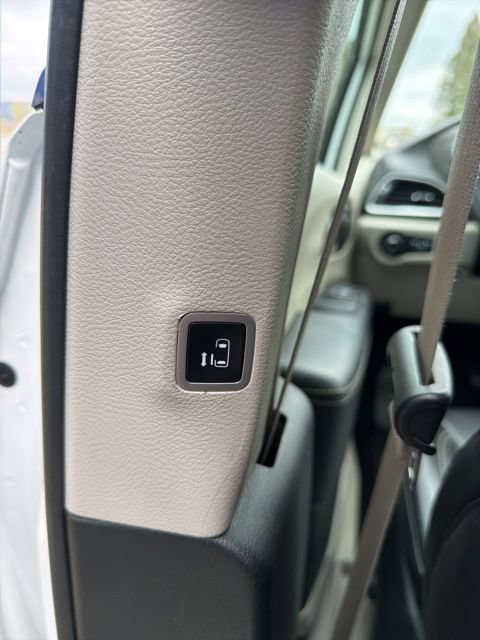Used 2023 Chrysler Pacifica Touring-L FWD image 20