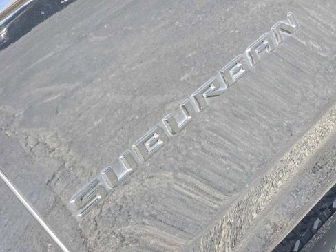 Certified 2023 Chevrolet Suburban Z71 w/ Luxury Package image 12