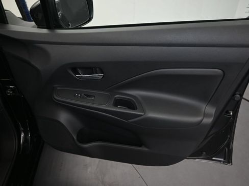 Used 2025 Nissan Versa SV FWD image 15