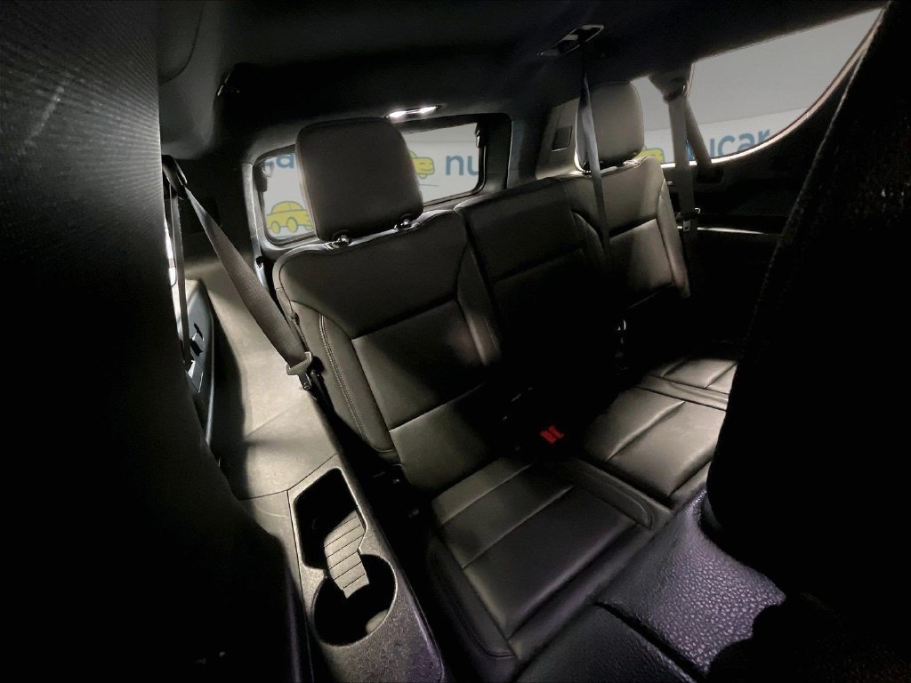 Used 2024 Chevrolet Suburban LT AWD/4WD image 17