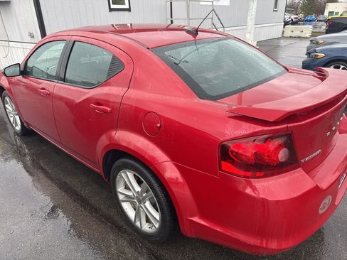 Used 2013 Dodge Avenger SE image 3