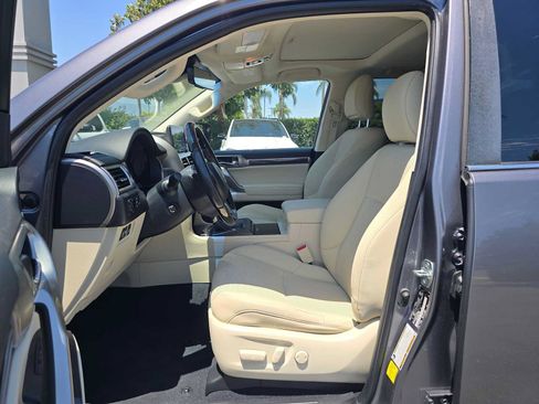 Used 2022 Lexus GX 460 Premium w/ Premium Package AWD/4WD image 22