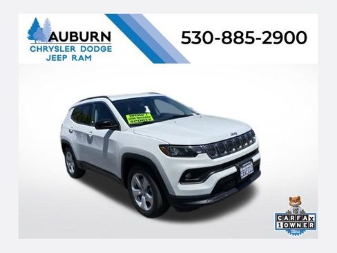 Used 2022 Jeep Compass Latitude FWD image 1