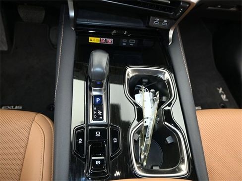 Used 2025 Lexus RX 350 Premium image 9