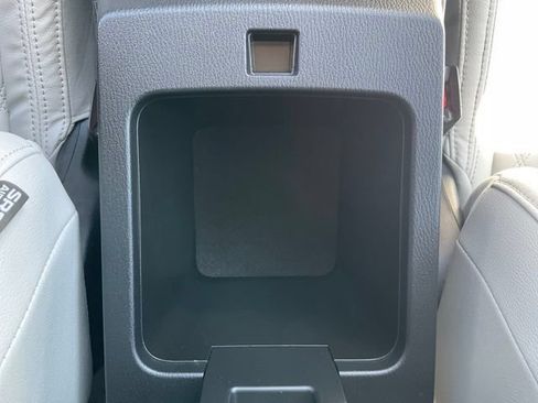 Used 2024 Mitsubishi Outlander SEL AWD/4WD image 15