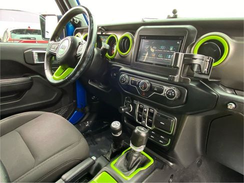 Used 2020 Jeep Gladiator Sport w/ Quick Order Package 24S AWD/4WD image 30