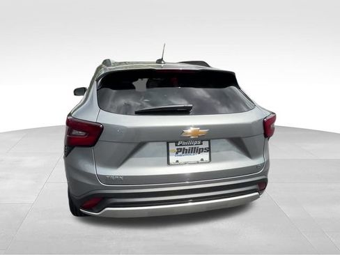 Certified 2026 Chevrolet Trax LT FWD image 5