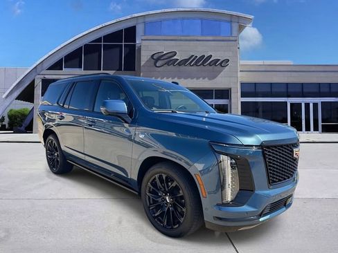 Used 2025 Cadillac Escalade Sport w/ Touring Package image 3