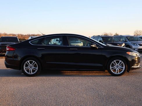 Used 2018 Ford Fusion SE w/ Fusion SE Technology Package image 7