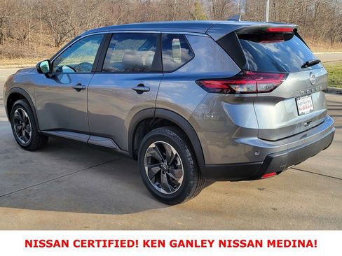 Certified 2025 Nissan Rogue SV image 5