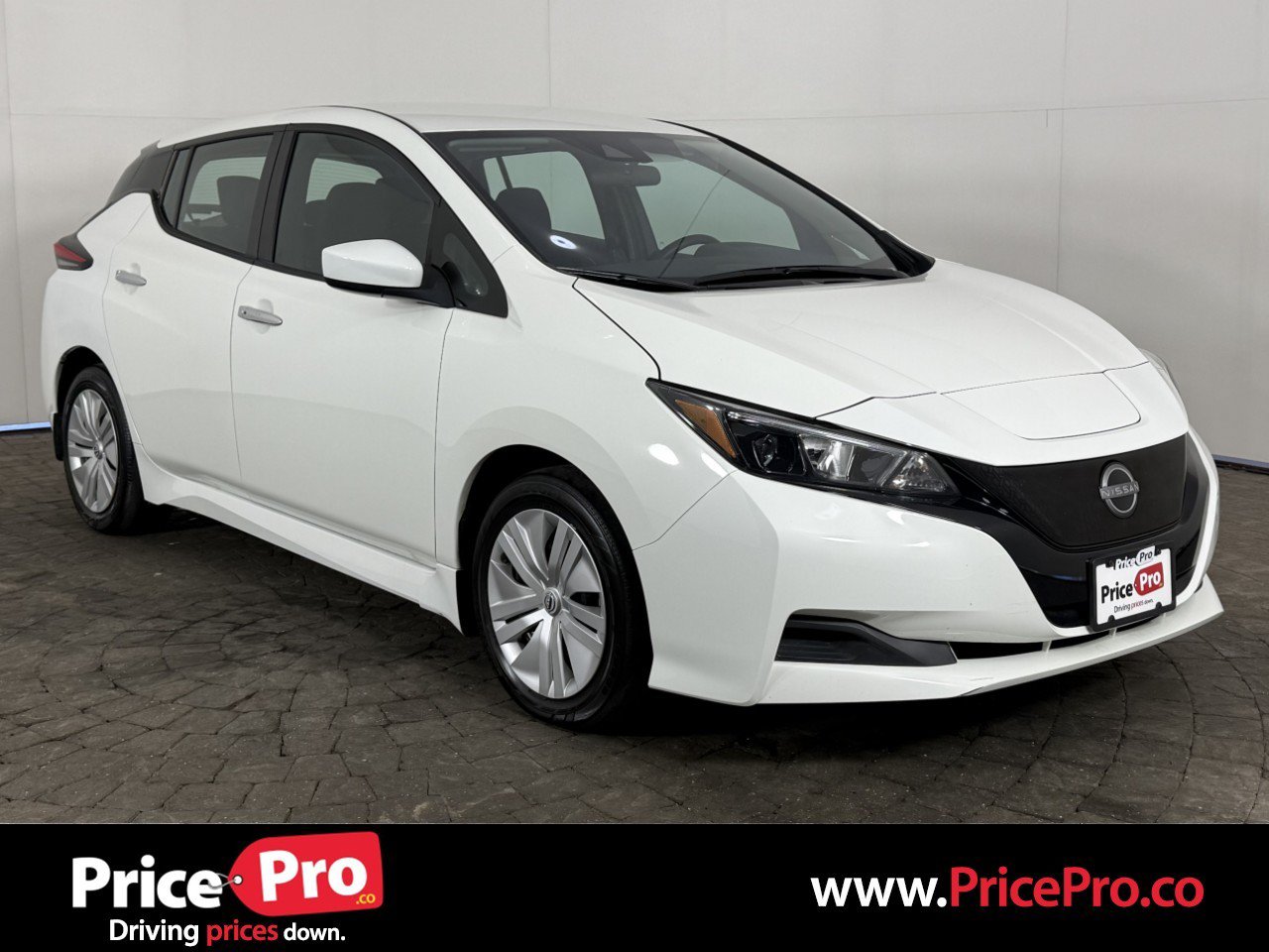 Used 2025 Nissan Leaf S FWD image 1