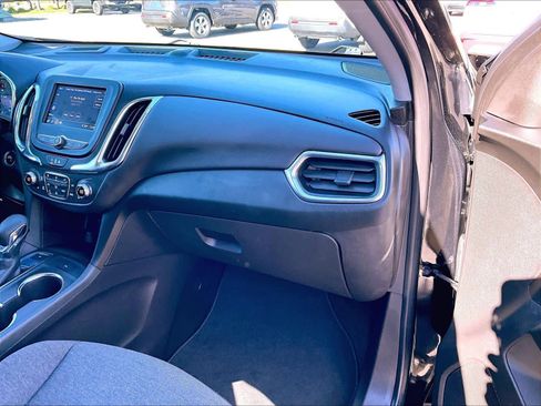 Used 2022 Chevrolet Equinox LT image 13