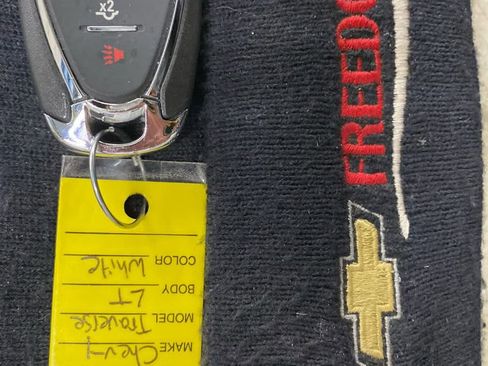 Used 2023 Chevrolet Traverse LT image 29