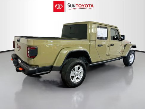 Used 2025 Jeep Gladiator Mojave AWD/4WD image 4