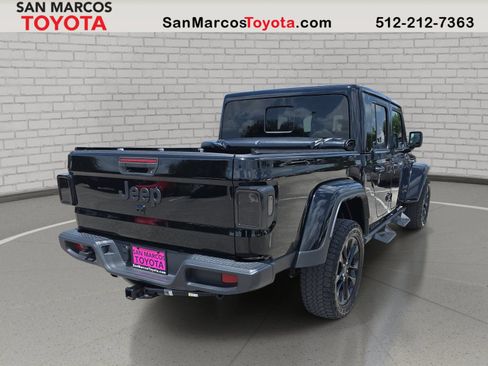 Used 2025 Jeep Gladiator Sport AWD/4WD image 6