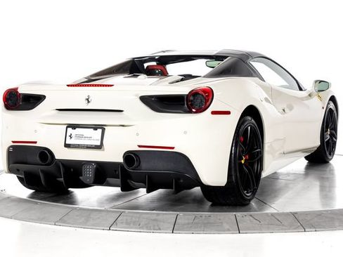 Used 2018 Ferrari 488 Spider RWD image 12