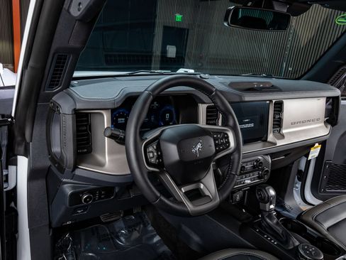 Used 2026 Ford Bronco Outer Banks AWD/4WD image 15