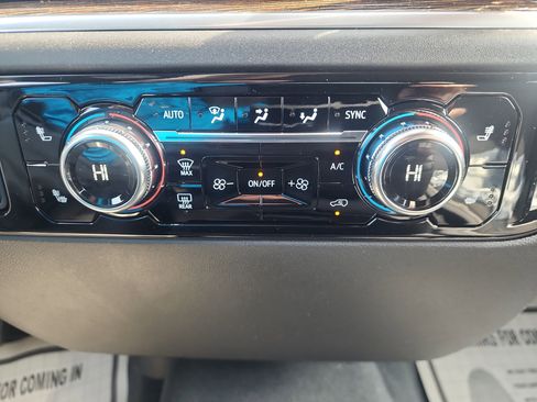 New 2025 GMC Sierra 1500 SLE w/ X31 Off-Road Package image 14