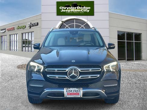 Used 2022 Mercedes-Benz GLE 350 4MATIC image 2