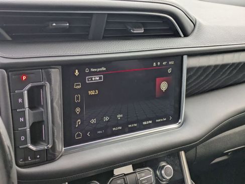 Used 2024 GMC Yukon XL Denali AWD/4WD image 32