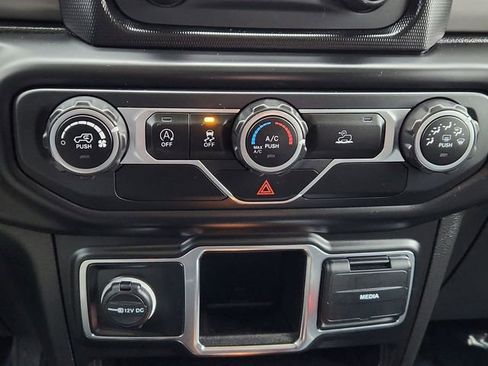 Used 2021 Jeep Wrangler Sport image 39