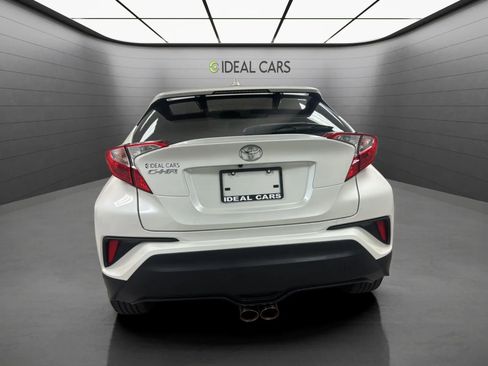 Used 2021 Toyota C-HR XLE FWD image 6