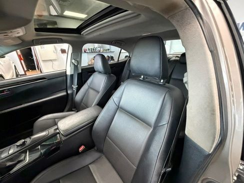 Used 2017 Lexus ES 350 ES 350 FWD w/ Accessory Package 2 image 16