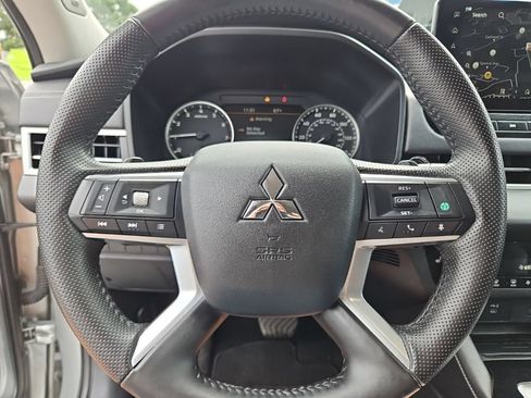 Used 2025 Mitsubishi Outlander SE AWD/4WD image 10