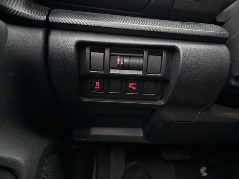 Used 2018 Subaru Crosstrek 2.0i Premium w/ Moonroof Package image 16