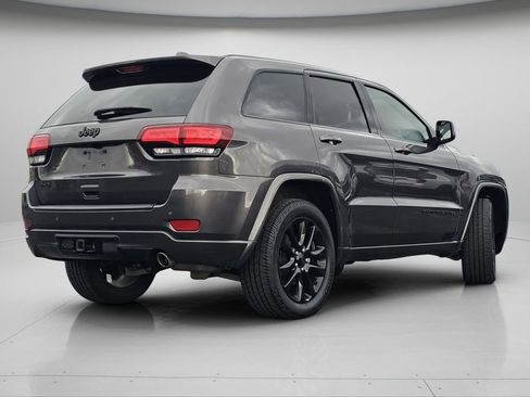 Used 2020 Jeep Grand Cherokee Altitude image 22