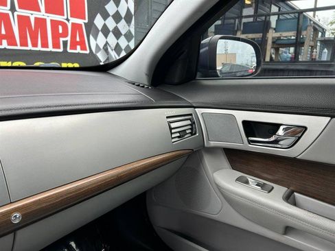Used 2012 Jaguar XF image 13