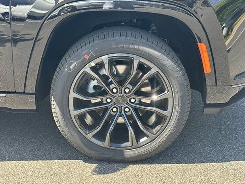 New 2026 Jeep Grand Wagoneer Summit AWD/4WD image 14