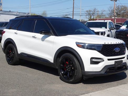 Used 2023 Ford Explorer ST w/ Equipment Group 401A image 4