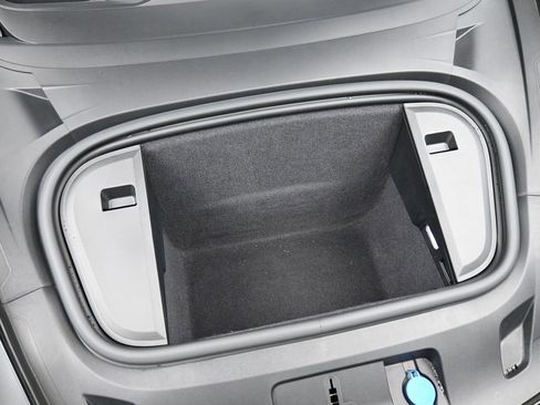 Certified 2023 Porsche Taycan 4 Cross Turismo image 34