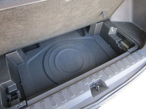 Used 2023 Chevrolet Equinox LT w/ LPO, Floor Liner Package FWD image 16