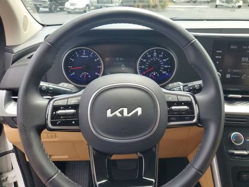 Used 2023 Kia Carnival LX FWD image 28
