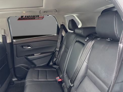 Used 2023 Nissan Rogue SV w/ SV Premium Package image 10